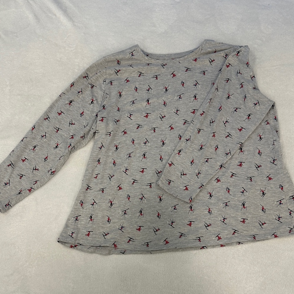 Lane Bryant Gray Long Sleeve Tee with Fun Pattern skiers!